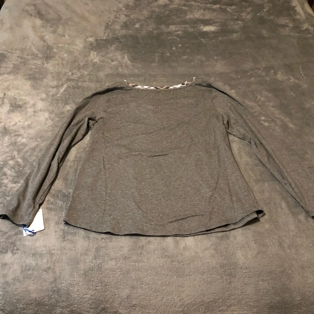 Long sleeve Grey Shirt (Plaid Neckline) - Picture 6 of 6